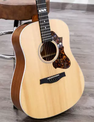 Godin Guitars - Metropolis Classic LR Baggs Element Acoustic/Electric Guitar 2
